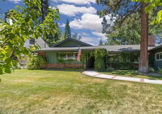 Photo 3 of Single family home for sale at 126 Eureka, Big Bear Lake, CA 92315 | MLS# IG26144726 | Listing updated on 2026-10-04