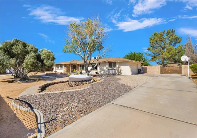 3rd image of 20135 Eyota Rd, Apple Valley, CA 92308 | MLS# HD26144336