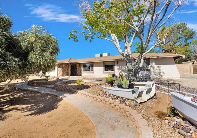 4th image of 20135 Eyota Rd, Apple Valley, CA 92308 | MLS# HD26144336