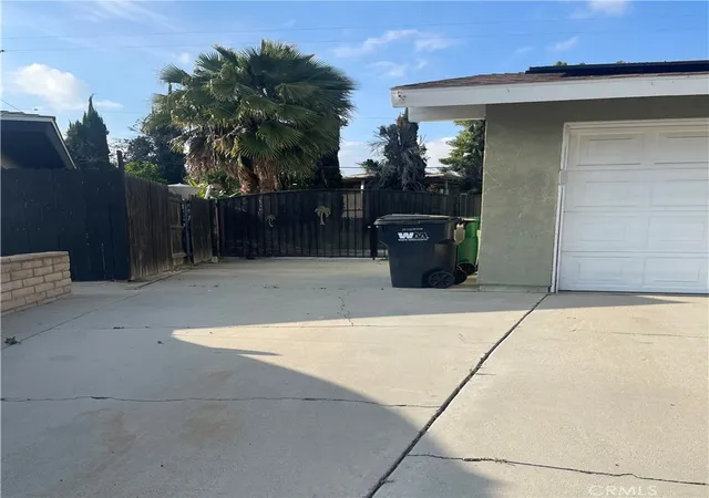 Photo 3 of Single family home for sale at 26380 Erwin Ct, Hemet, CA 92544 | MLS# CV26144813 | Listing updated on 2026-09-06
