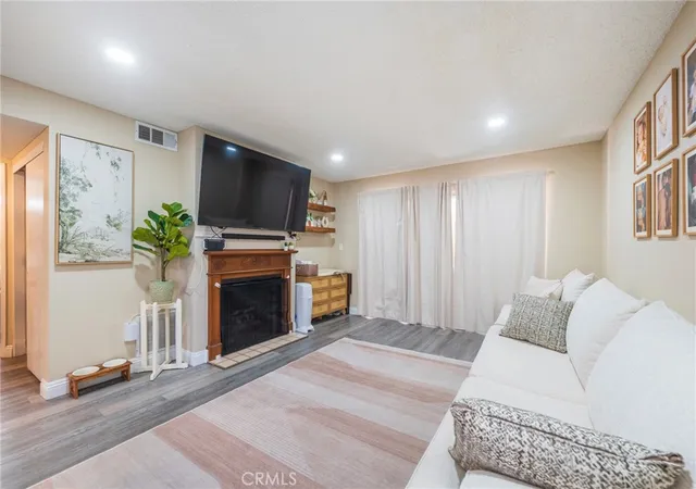 Homes for sale in Long Beach, CA | 628 Daisy Ave, Long Beach, CA 90802