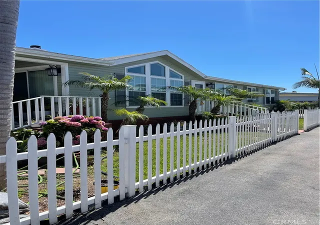 Photo 2 of Manufactured home for sale at 20701 Beach Blvd #147, Huntington Beach, CA 92648 | MLS# CV26144083 | Listing updated on 2026-10-01