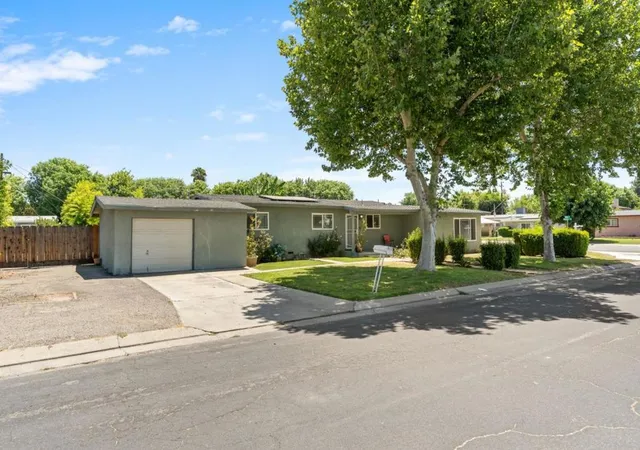 3rd image of 2972 Tuxford Ct, Merced, CA 95340 | MLS# ML82045002