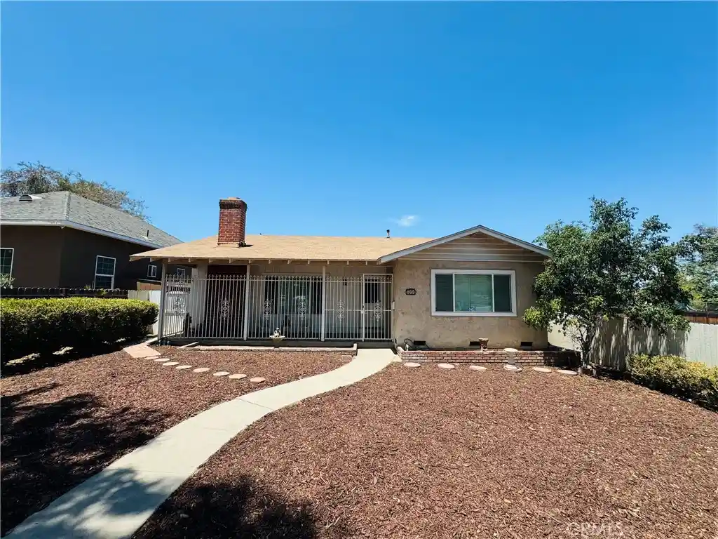 Photo 1 of Sale Pending at 320 S Victoria, Corona, CA 92879 | MLS# NP26144630 | Listing updated on 2026-10-23