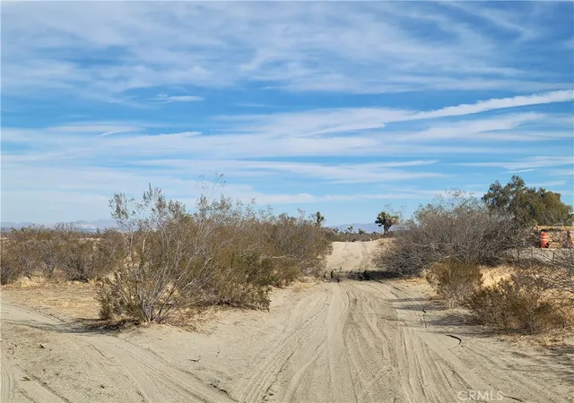1st image of 0 South St, Phelan, CA 92371 | MLS# HD26144883