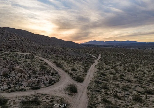 3rd image of 63251 Chickasaw Rd, Joshua Tree, CA 92252 | MLS# JT26144905