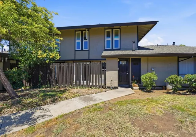 Photo 1 of Townhouse for sale at 1806 Chinquapin Ct #C, Concord, CA 94519 | MLS# ML82053012 | Listing updated on 2026-07-03