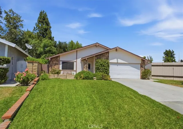Photo 2 of Single family home for sale at 25097 Green Ml Ave, Newhall, CA 91321 | MLS# OC26141526 | Listing updated on 2026-09-19