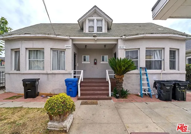 Listing Photo 5 - Condo for sale in building located at 1800 S New England St, Los Angeles, CA 90006