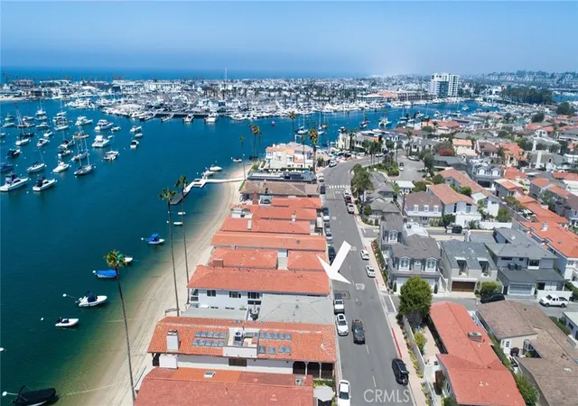 Photo 3 of House for sale at 439 Via Lido Soud, Newport Beach, CA 92663 | MLS# NP26144262 | Listing updated on 2026-10-01