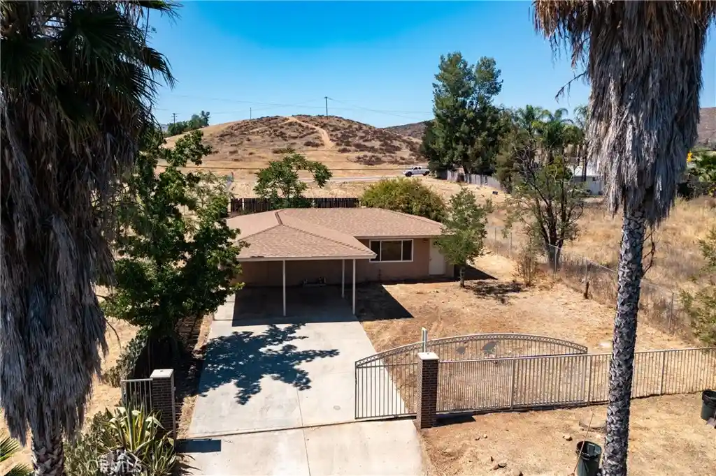 Photo 1 of Sale Pending at 28967 Avenida Gaviota, Menifee, CA 92587 | MLS# SW26145046 | Listing updated on 2026-10-16