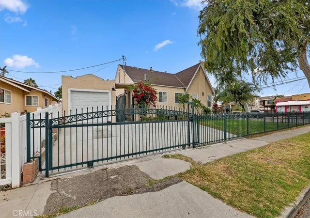 2nd image of 4074 Santa Ana, South Gate, CA 90280 | MLS# TR26144238