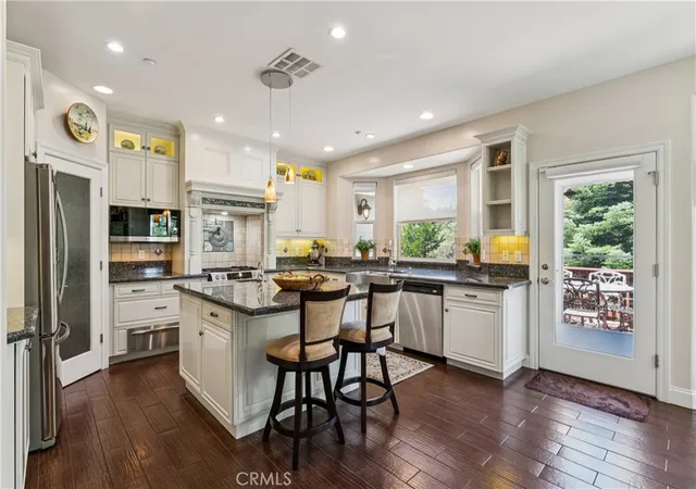 5th image of 468 S Cumberland, Lake Arrowhead, CA 92352 | MLS# IV26144617