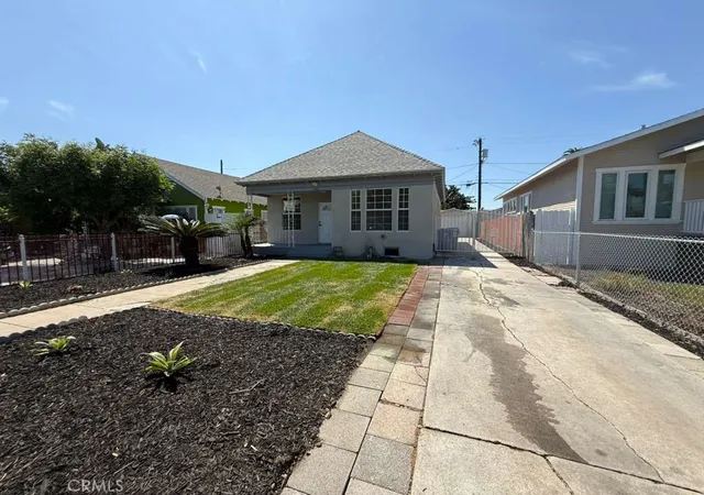 Photo 2 of Single family home for sale at 1546 W 70th Street, Los Angeles, CA 90047 | MLS# DW26145248 | Listing updated on 2026-10-01