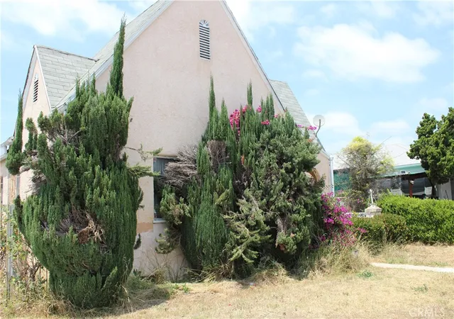 Photo 3 of Single family home for sale at 1657 S Fairfax, Los Angeles, CA 90019 | MLS# IV26145286 | Listing updated on 2026-07-09