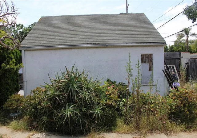 Photo 4 of Single family home for sale at 1657 S Fairfax, Los Angeles, CA 90019 | MLS# IV26145286 | Listing updated on 2026-07-09