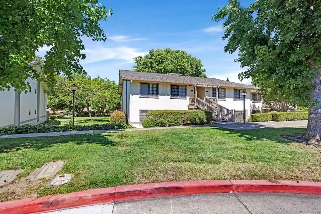 Listing Photo 2 - Condo for sale in 5118 Cribari Pl located at 5118 Cribari Pl, San Jose, CA 95135 - Unit 5118 Cribari Pl