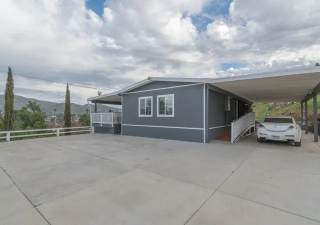 2nd image of 26460 Dale, Hemet, CA 92545 | MLS# SW26145334