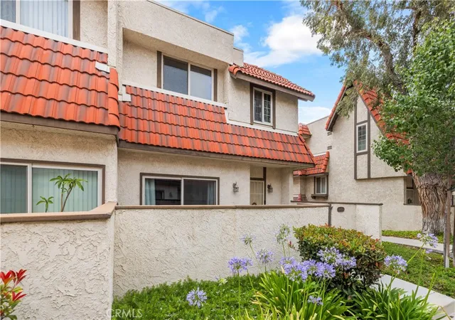 Homes for sale in Canyon Country, CA | 17955 River Cir #4, Canyon Country, CA 91387 | MLS# SR26145317