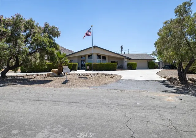 1st image of 16058 Venango, Apple Valley, CA 92307 | MLS# IG26145432