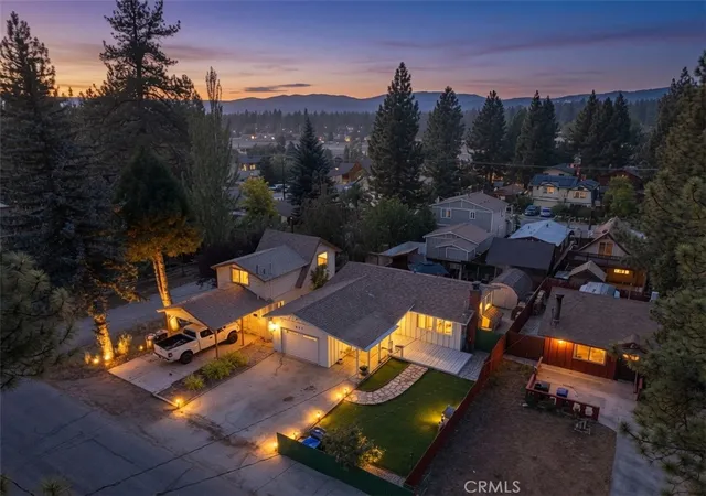 Photo 1 of Single family home for sale at 927 W Aeroplane, Big Bear City, CA 92314 | MLS# IG26143584 | Listing updated on 2026-10-07