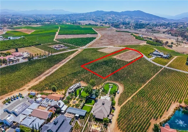 3rd image of 34980 Via Del Ponte, Temecula, CA 92592 | MLS# SW26143423