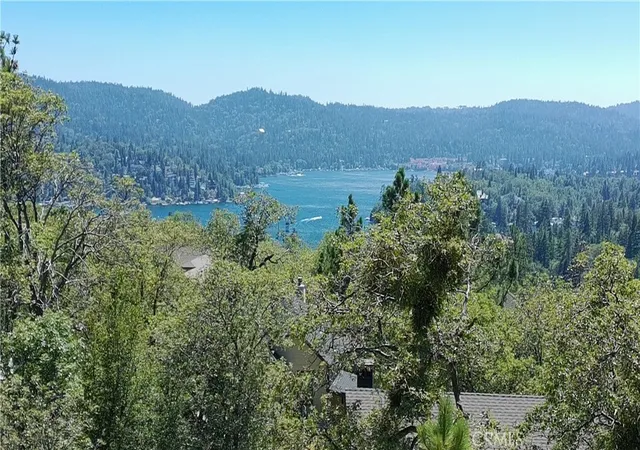 3rd image of 1251 Glacier Dr, Lake Arrowhead, CA 92352 | MLS# IG26144554