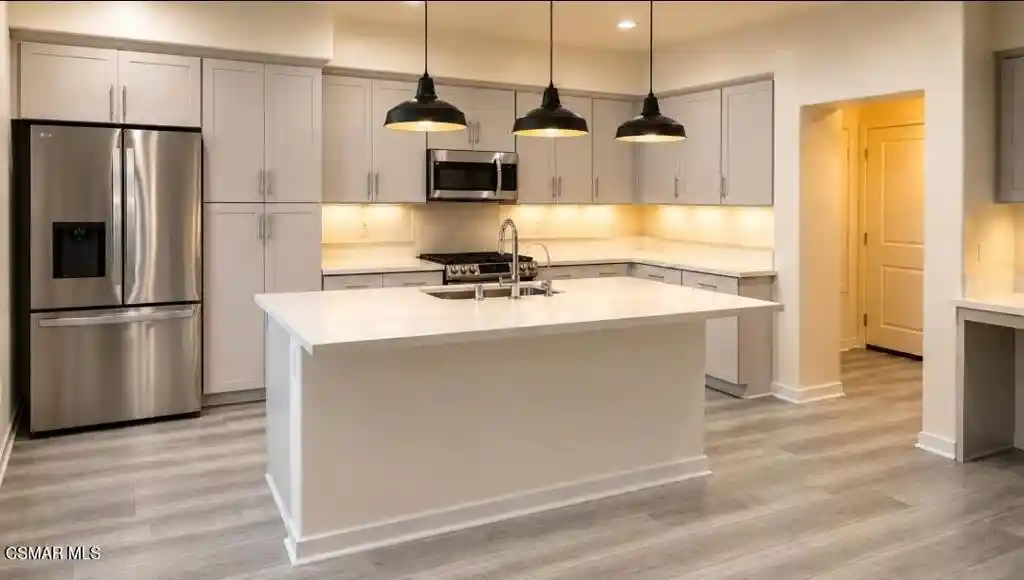 Listing Photo 2 - Condo for sale in 319 N F St located at 319 N F St, Oxnard, CA 93030 - Unit #102