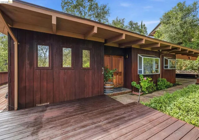 Photo 1 of Sale Pending at 488 E Jackson St, Sonora, CA 95370 | MLS# 41140476 | Listing updated on 2026-10-10