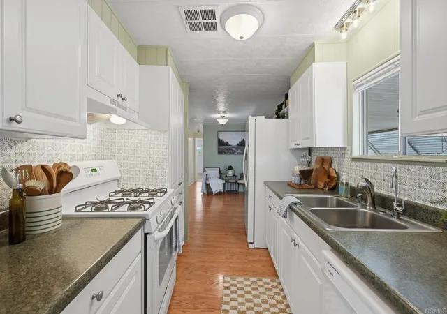Homes for sale in Vista, CA | 1010 E Bobier Dr #167, Vista, CA 92084 | MLS# NDP2606408