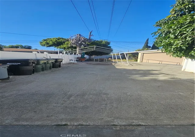 Photo 3 of Sale Pending at 6219 Lanto, Bell Gardens, CA 90201 | MLS# CV26145576 | Listing updated on 2026-09-23