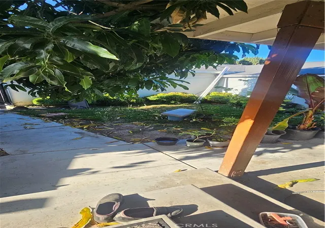 Photo 4 of Sale Pending at 6219 Lanto, Bell Gardens, CA 90201 | MLS# CV26145576 | Listing updated on 2026-09-23
