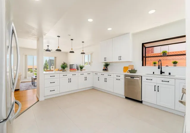 Homes for sale in La Jolla, CA | 5736 Soledad Mountain Rd, La Jolla, CA 92037 | MLS# NDP2606409