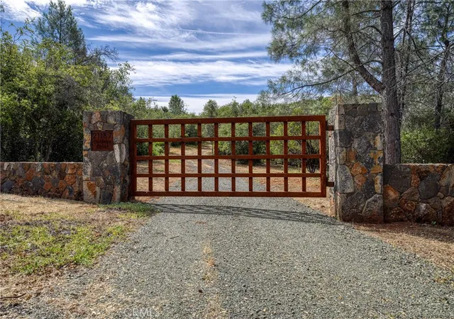 3rd image of 21187 Buckeye Ct, Middletown, CA 95461 | MLS# LC26140725