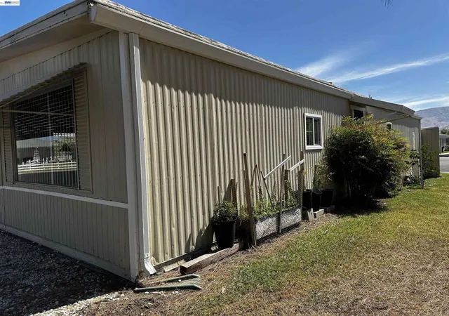 Photo 25 of Manufactured home for sale at 121 Fisk Ter, Fremont, CA 94538 | MLS# 41140487 | Listing updated on 2026-10-04