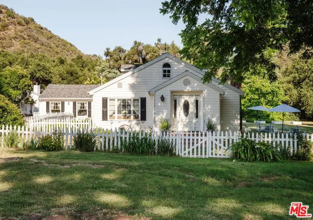 Homes for sale in Topanga, CA | 1520 Bonnell Dr, Topanga, CA 90290 | MLS# 26855521