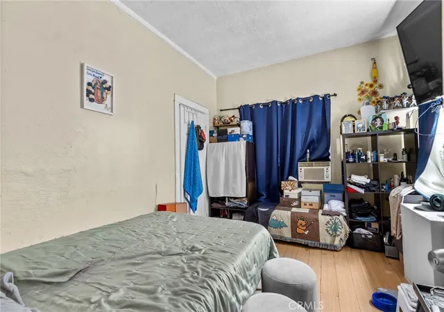 Listing Photo 4 - Condo for sale in building located at 1154 N 1156 Wilton Pl, Los Angeles, CA 90038