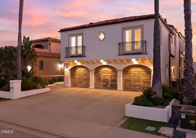 Photo 2 of Single family home for sale at 1571 Mandalay Beach Rd, Oxnard, CA 93035 | MLS# V1-37401 | Listing updated on 2026-10-02