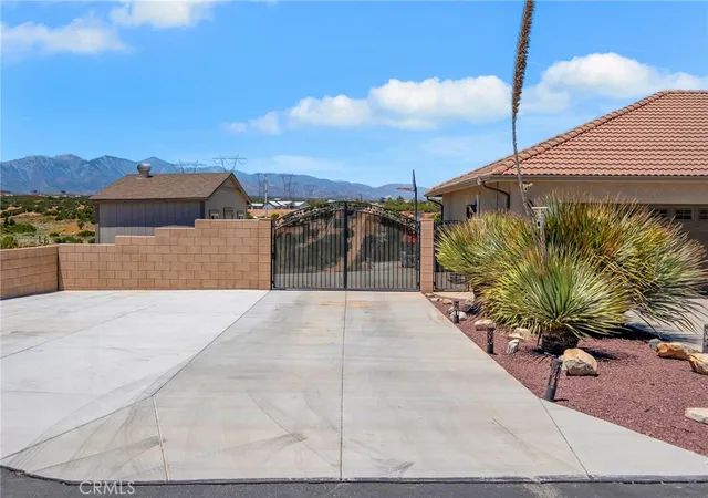 Homes for sale in Oak Hills, CA | 6910 Oak Vista Ln, Oak Hills, CA 92344 | MLS# HD26145622