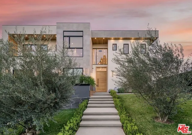Photo 1 of Mansion for sale at 3951 Royal Oak Pl, Encino, CA 91436 | MLS# 26852577 | Listing updated on 2026-10-01