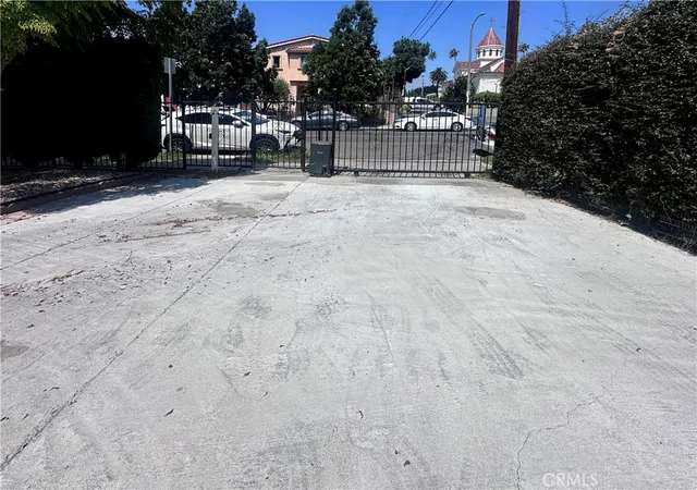 Photo 3 of Single family home for sale at 1558 N Kenmore, Los Angeles, CA 90027 | MLS# OC26145813 | Listing updated on 2026-09-17