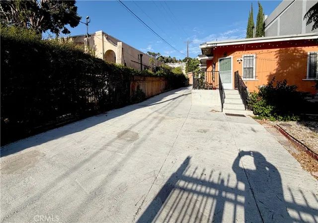 Photo 4 of Single family home for sale at 1558 N Kenmore, Los Angeles, CA 90027 | MLS# OC26145813 | Listing updated on 2026-09-17