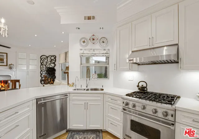 Photo 1 of Condo for sale at 850 N Croft Ave #103, Los Angeles, CA 90069 | MLS# 26855797 | Listing updated on 2026-09-13