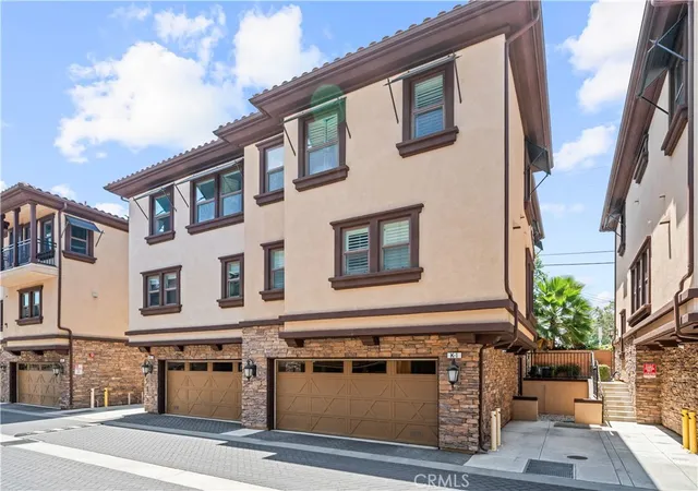 3rd image of 656 W Huntington Dr, Arcadia, CA 91007