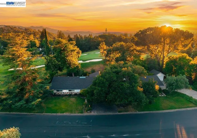 Homes for sale in Alamo, CA | 3180 Roundhill Rd, Alamo, CA 94507 | MLS# 41140518