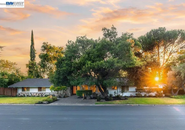 Homes for sale in Alamo, CA | 3180 Roundhill Rd, Alamo, CA 94507 | MLS# 41140518