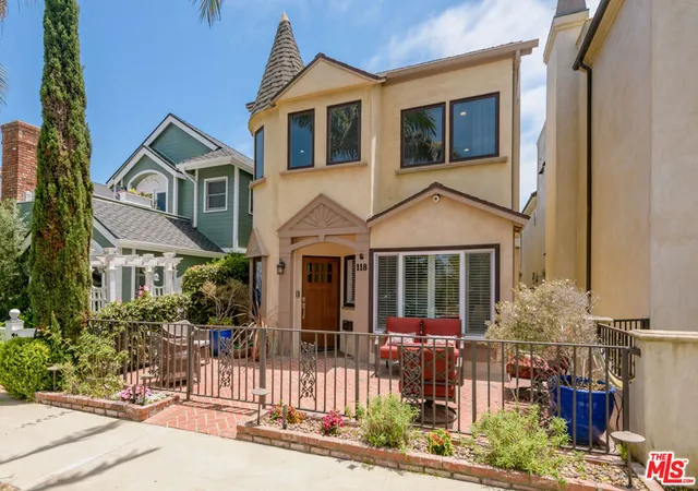 Photo 2 of Single family home for sale at 118 3rd Street, Seal Beach, CA 90740 | MLS# 26855053 | Listing updated on 2026-09-27