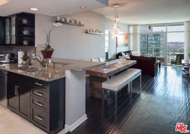 1st image of 13700 Marina Pointe Dr #1725, Marina Del Rey, CA 90292 | MLS# 26855843