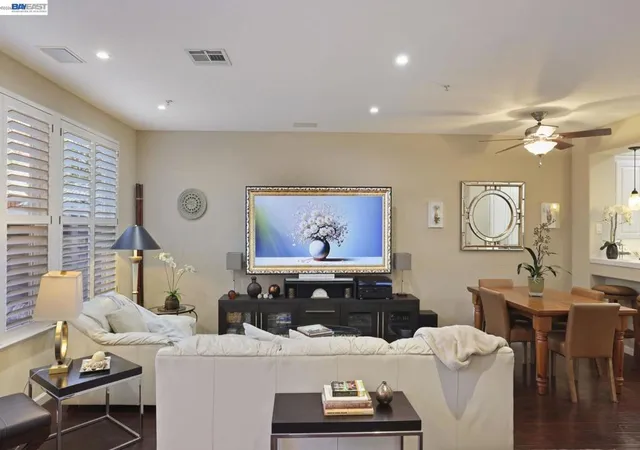 Listing Photo 4 - Condo for sale in building located at 430 Sutter Creek Ln, San Ramon, CA 94583