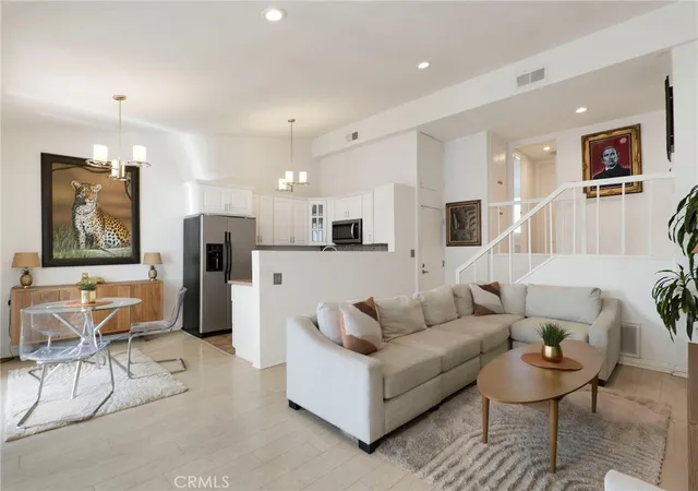 2nd image of 4414 W Kling St, Burbank, CA 91505 | MLS# SR26145994